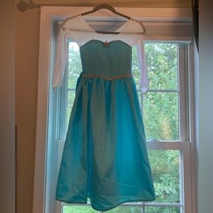 Girls Elsa Halloween Costume-Size 6